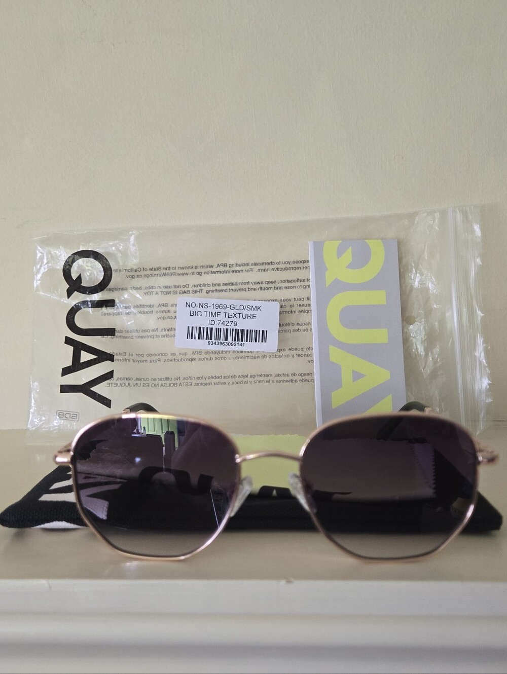 Quay Big Time Texture Women’s Geometric Sunglasses Gold Metal Frame 54-19-145